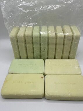 Bath & Body Works Light Green Bar Soap Multi-Pack